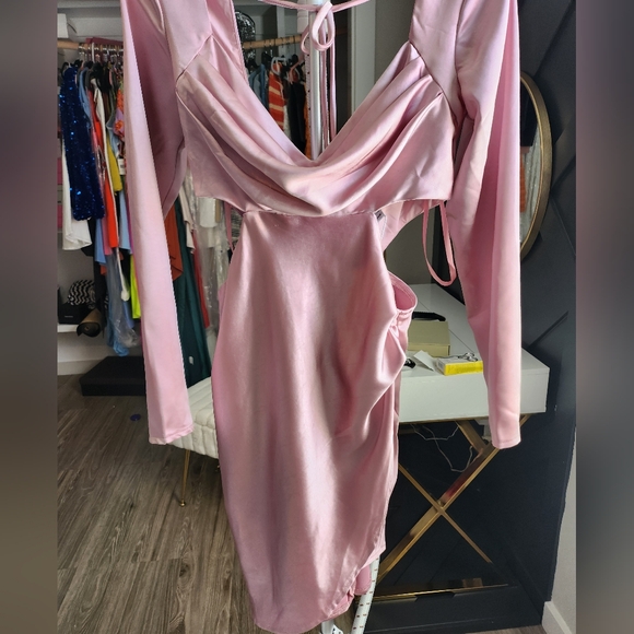 Shaken Not Stirred Cut-Out Waist Long Sleeve Pleat Mini Dress Blush - Picture 12 of 12